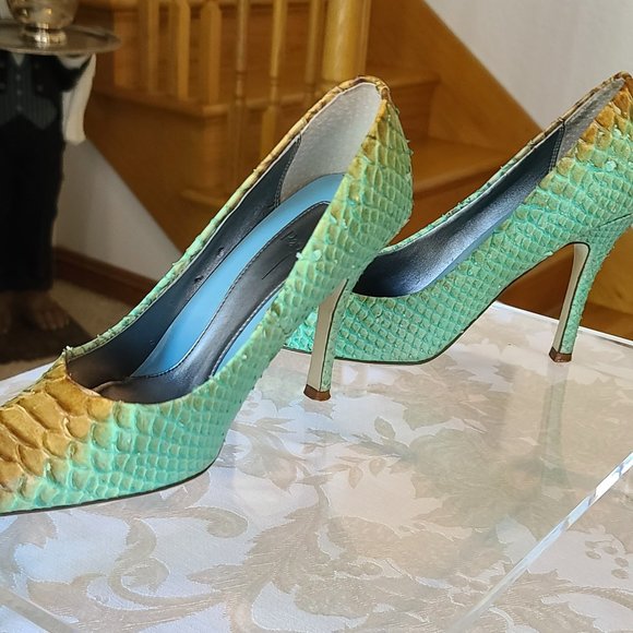 Paolo Linea Embossed Snake Skin Pumps - Picture 4 of 6